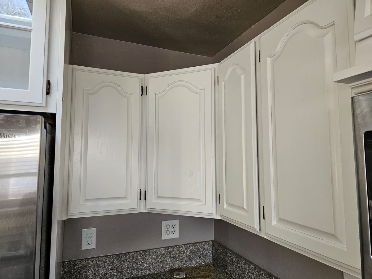 Kitchen and Cabinet Refinishing for SqFt Painting in Houston, TX