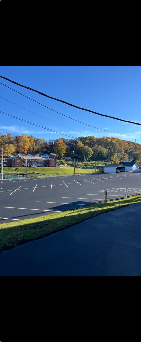 Asphalt Paving for Metzler Paving and Sealcoating LLC in Jacksboro, TN