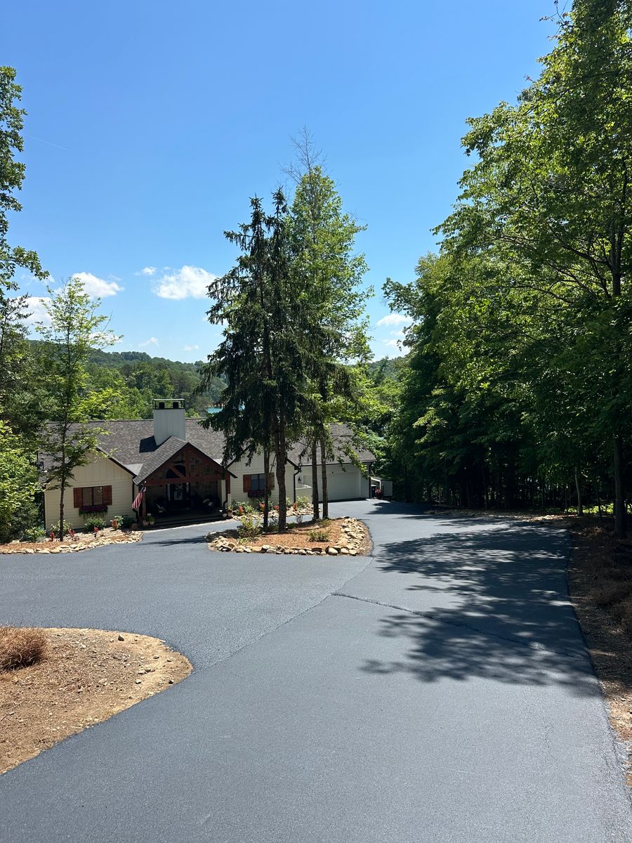 Asphalt Seal Coating for Metzler Paving and Sealcoating LLC in Jacksboro, TN