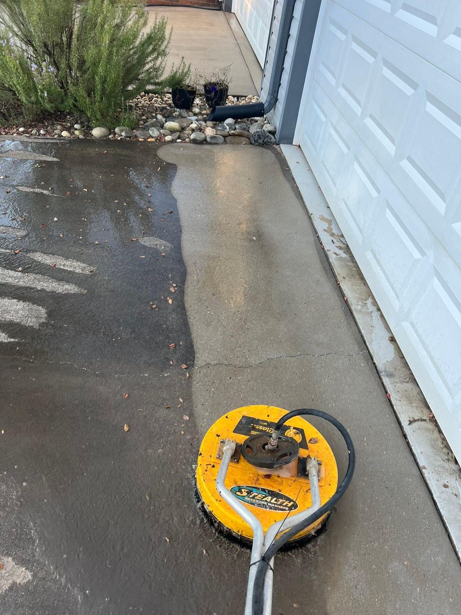 Driveway & Sidewalk Cleaning for JB Applewhite's Pressure Washing in Anderson, SC
