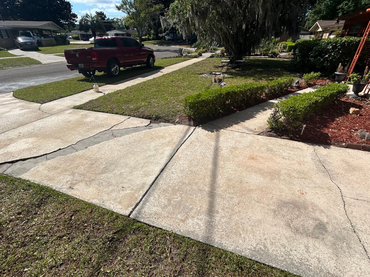Driveway and Sidewalk Cleaning for Project Masters Group in Tampa, FL