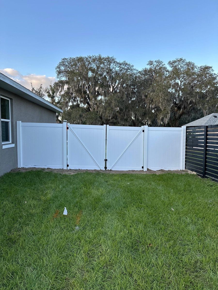 Vinyl Fence Installation for ASAP Fence & Gates - Central, FL in Leesburg, FL