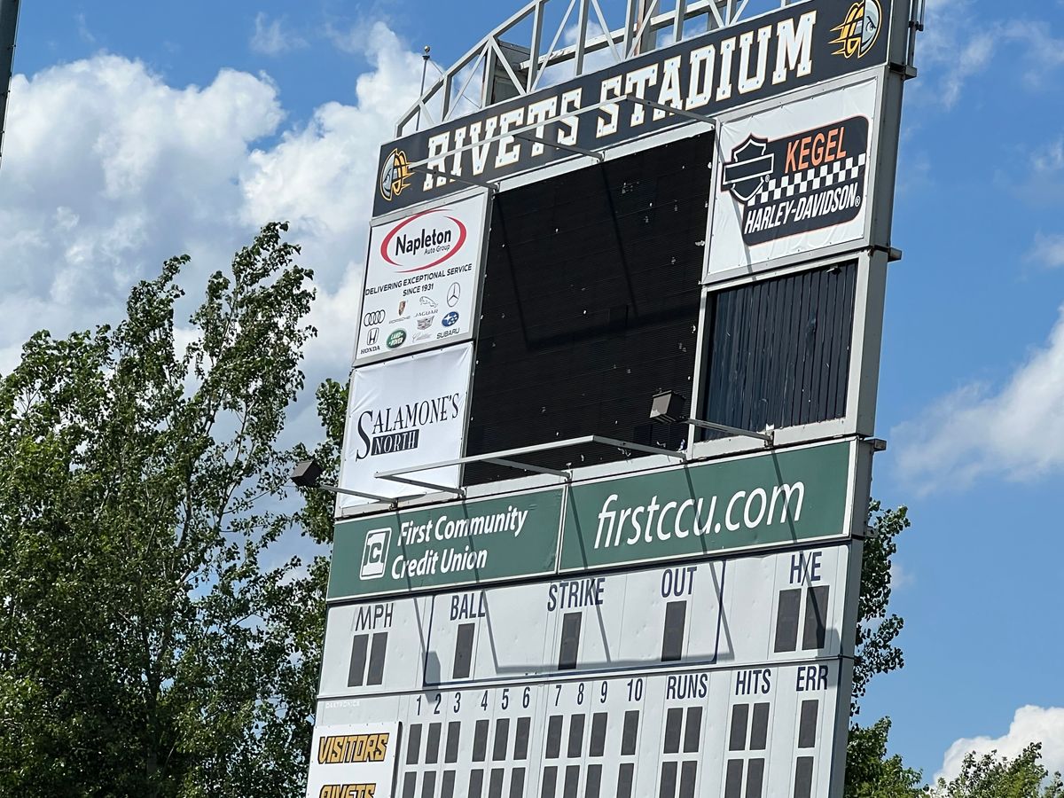 Store Front Signs for MTZ Signs in Janseville, WI