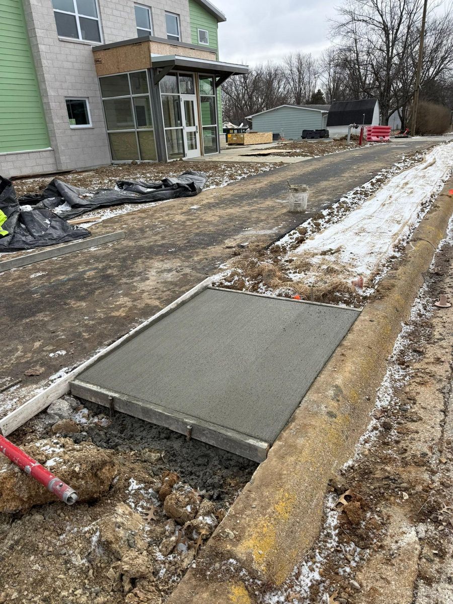 Porches, Patios, & Firepits for Whitfield Concrete Construction in Solsberry, IN