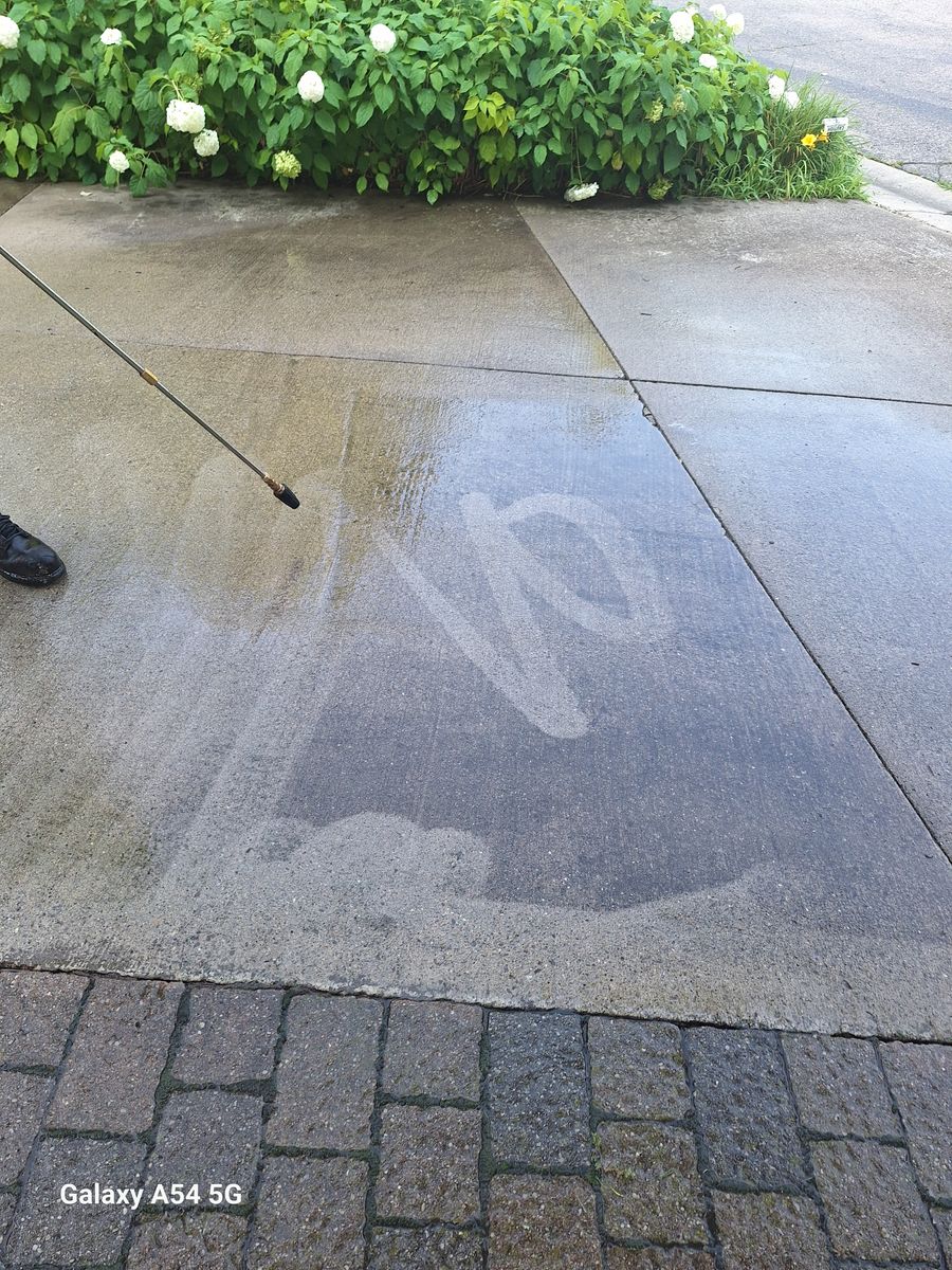 Pressure Washing for Precision Paving and Sealing LLC  in Waterford Township,  MI