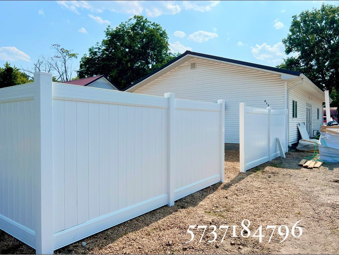 Fence Installation for B&J Fencing in Harviell, MO