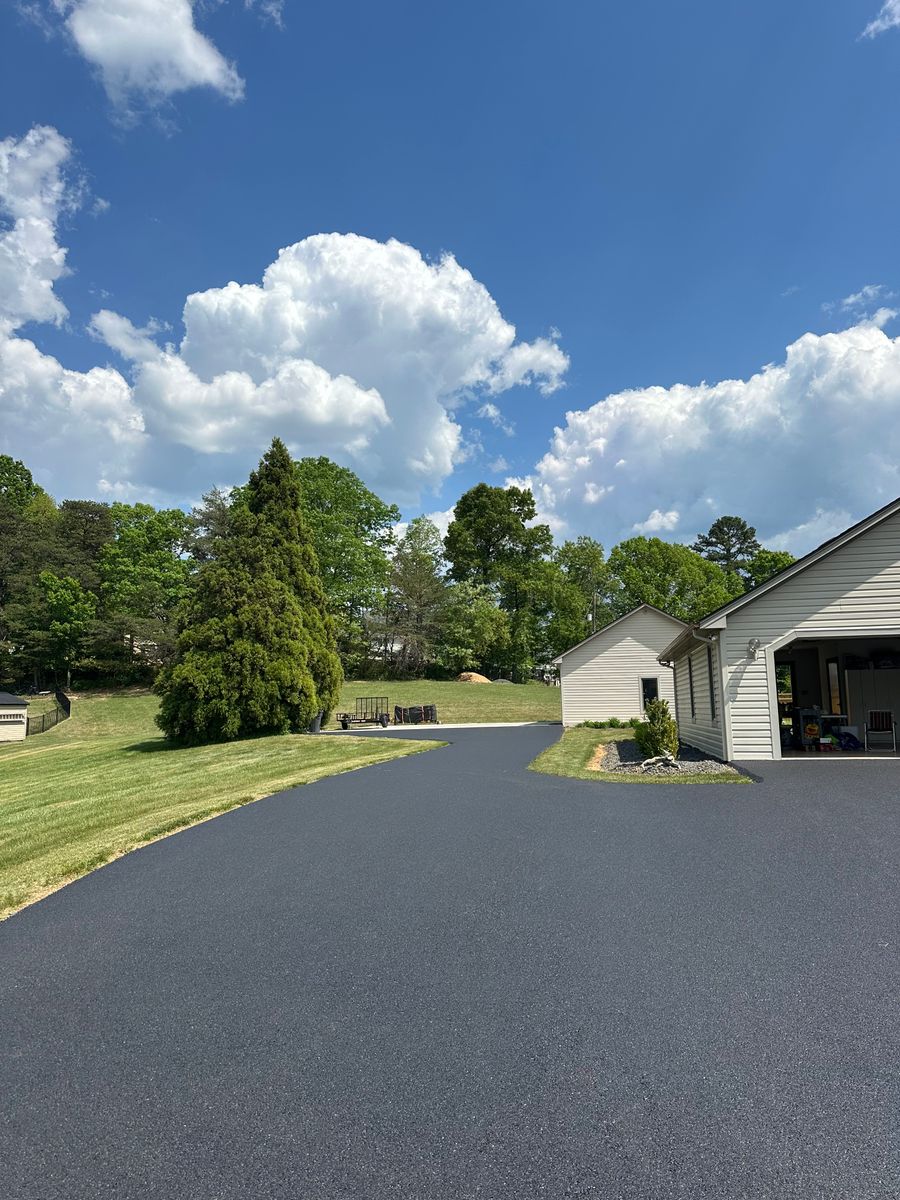 Asphalt Driveways for James R Carter Paving in Roanoke, VA