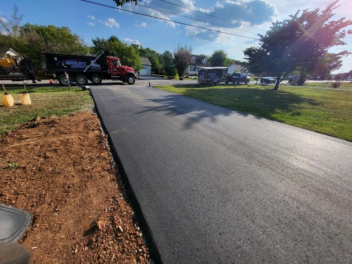 Asphalt Installation for Absolute Asphalt, Paving & Sealcoating in Lebanon, TN