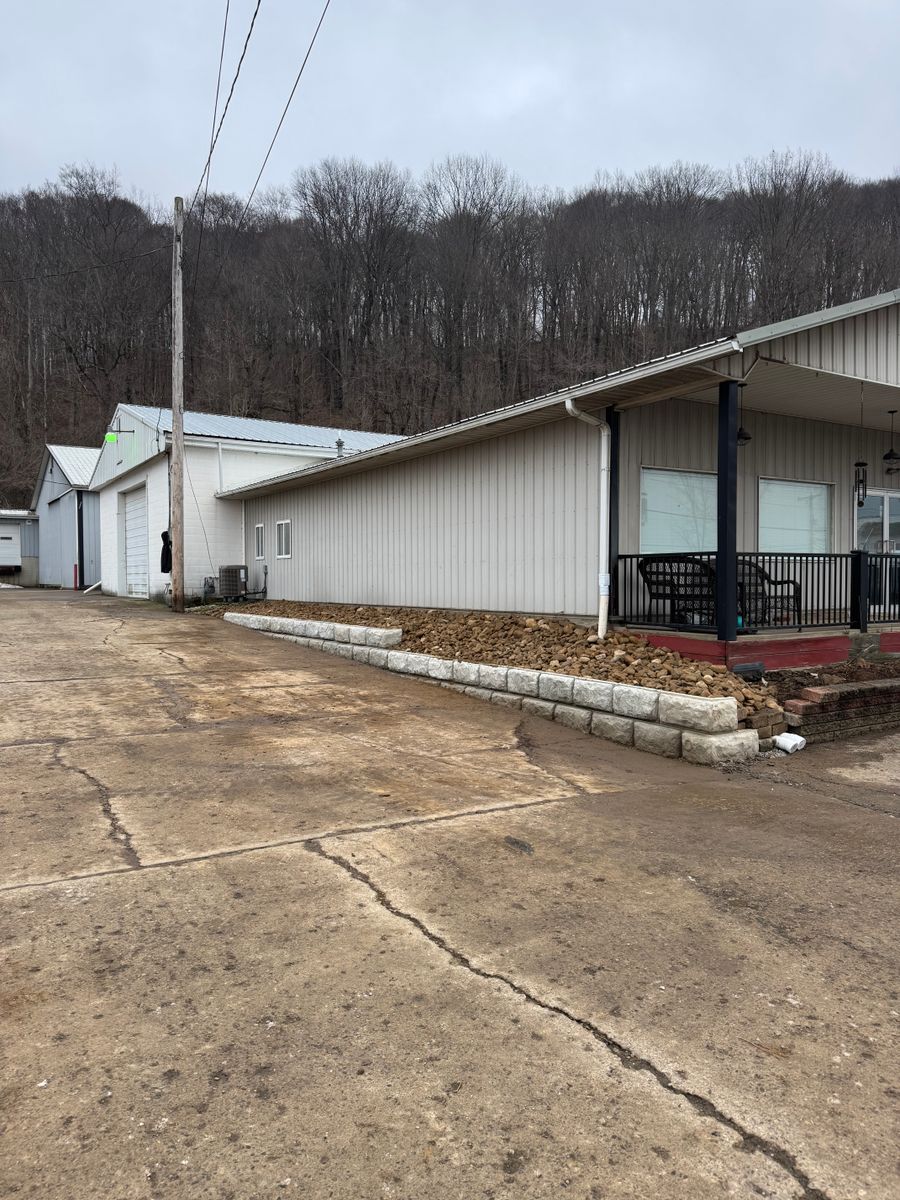Retaining Wall Construction for Buckeye Lawns & Landscaping LLC in Millersburg, OH