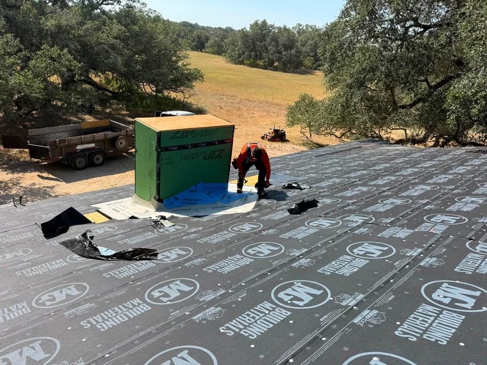 Roofing Installation for Diamond Ridge Roofing in Pleasanton, TX