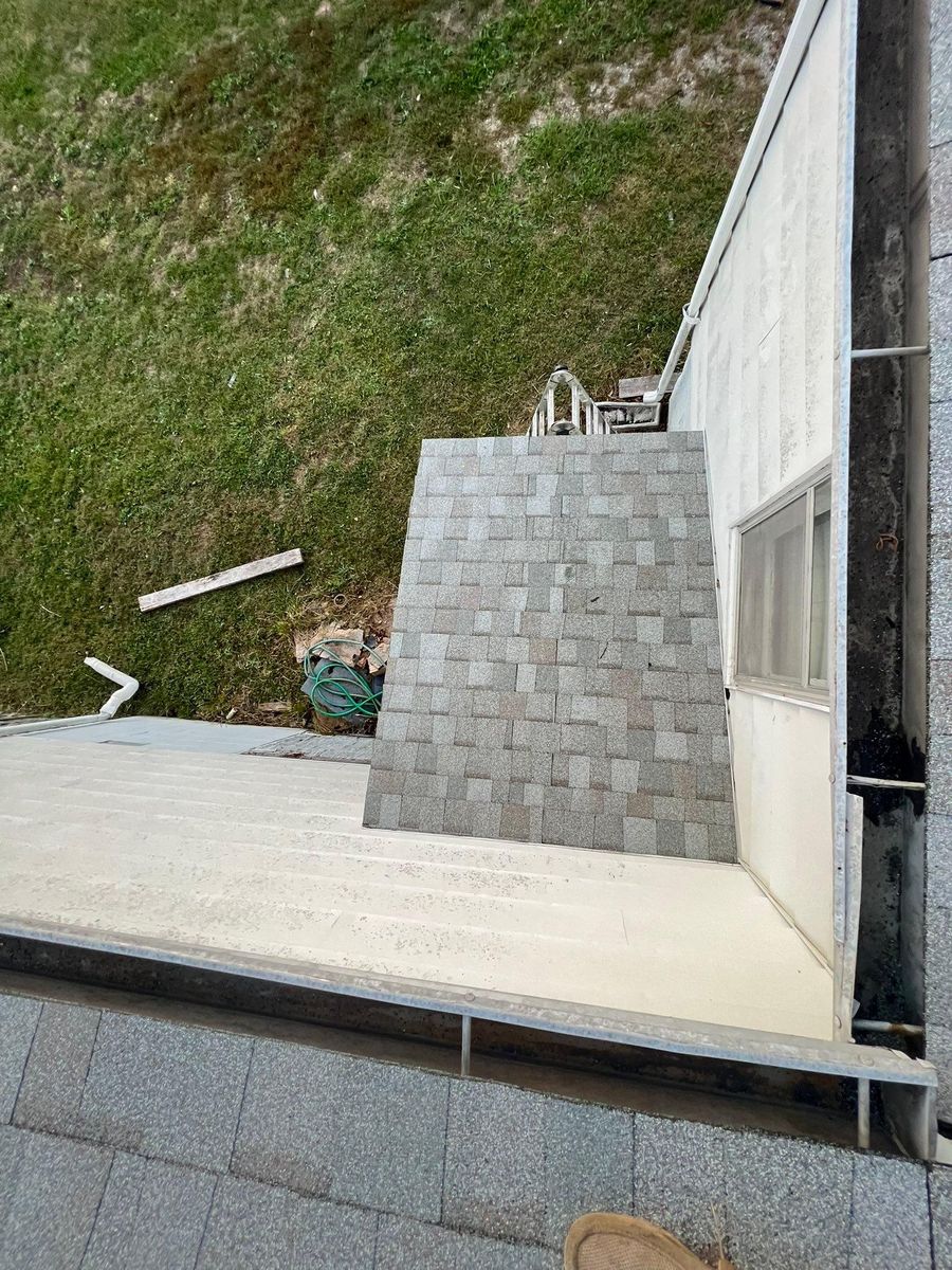 Shingle Roofing systems for KY Gutter Pro & Specialty Roofing Systems in Monticello, KY