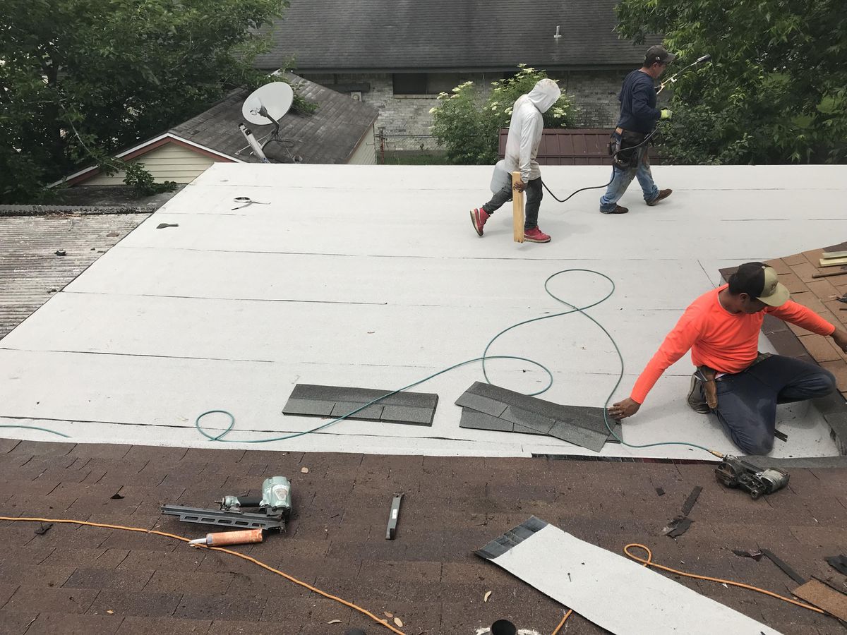 Roof repairs for E & E Roofing in Baytown, TX