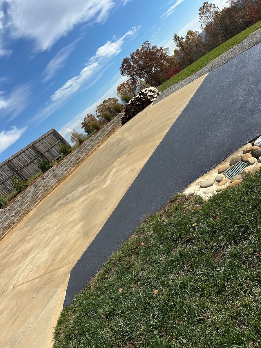 Asphalt Paving for Metzler Paving and Sealcoating LLC in Jacksboro, TN