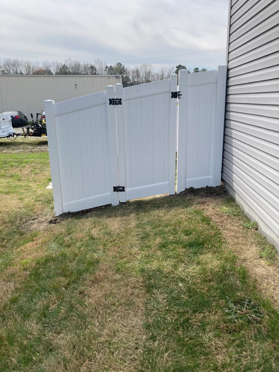 Vinyl Fencing for Sea Level Fence in Virginia Beach, VA