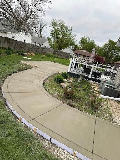Sidewalk Installation for Walker Concrete LLC in Kahoka, MO