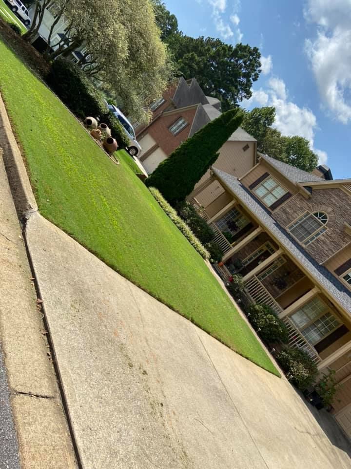 Edging for ACE Lawn Care of Georgia LLC in Atlanta, GA