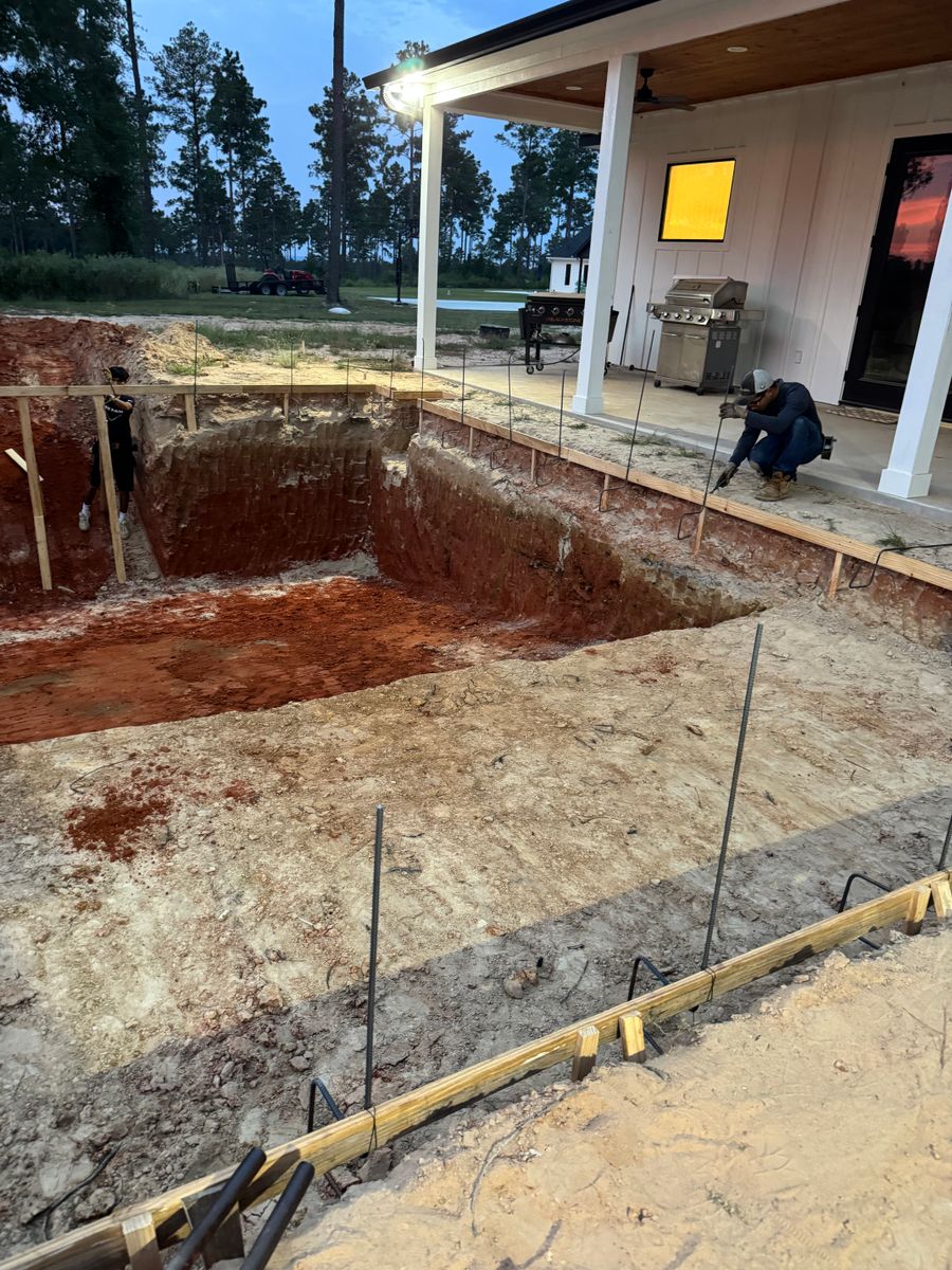 Custom Pool Construction for Superior Backyard Builders LLC in Livingston, TX
