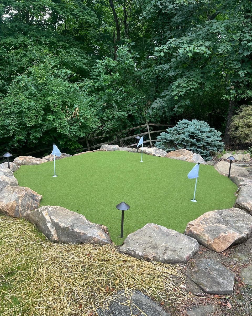 Turf & Putting Greens for Henney’s Custom Hardscapes in Canonsburg, PA