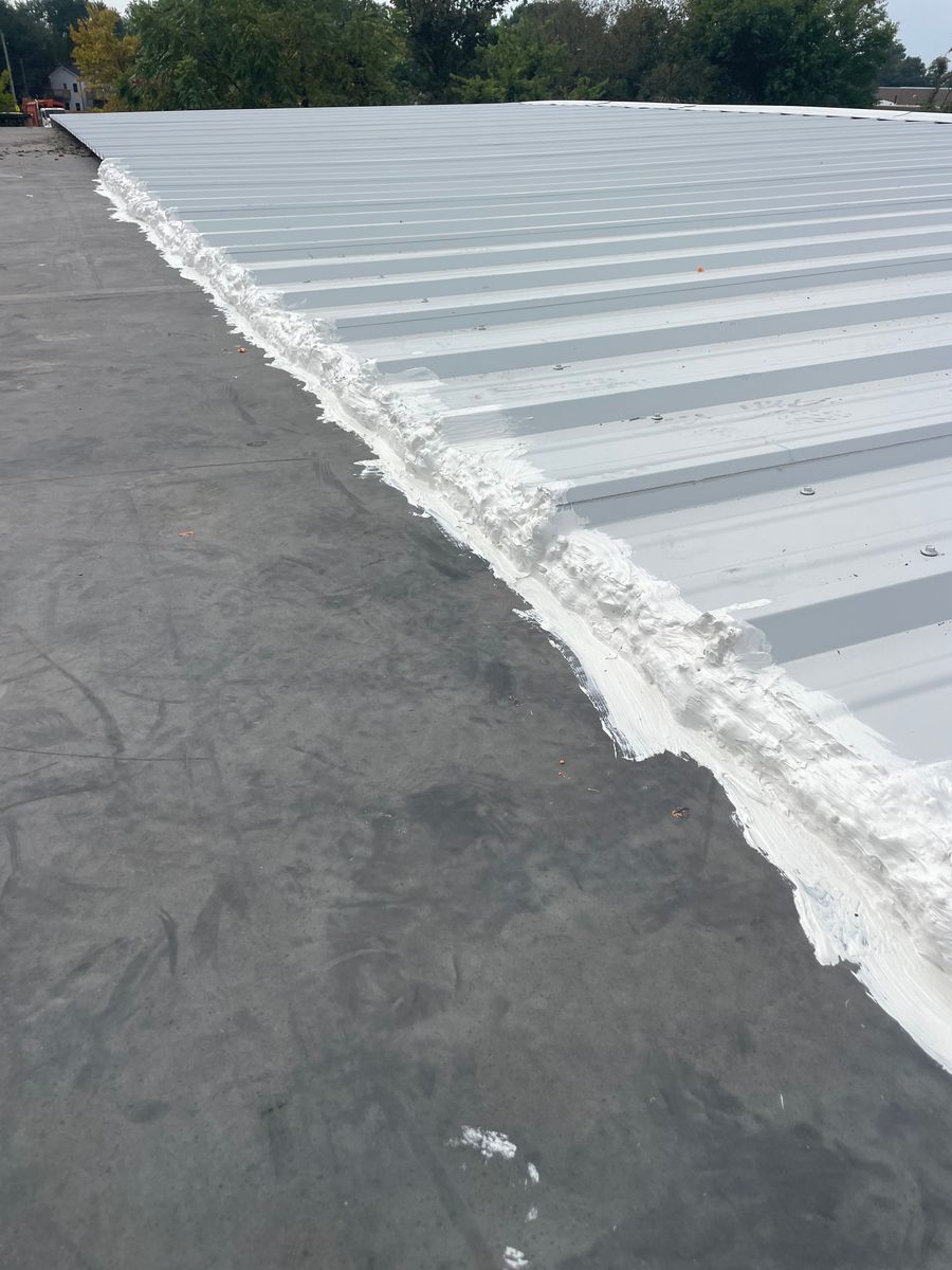 Commercial Roof Repairs for Miller & Kemp Contracting in Bloomfield, IN