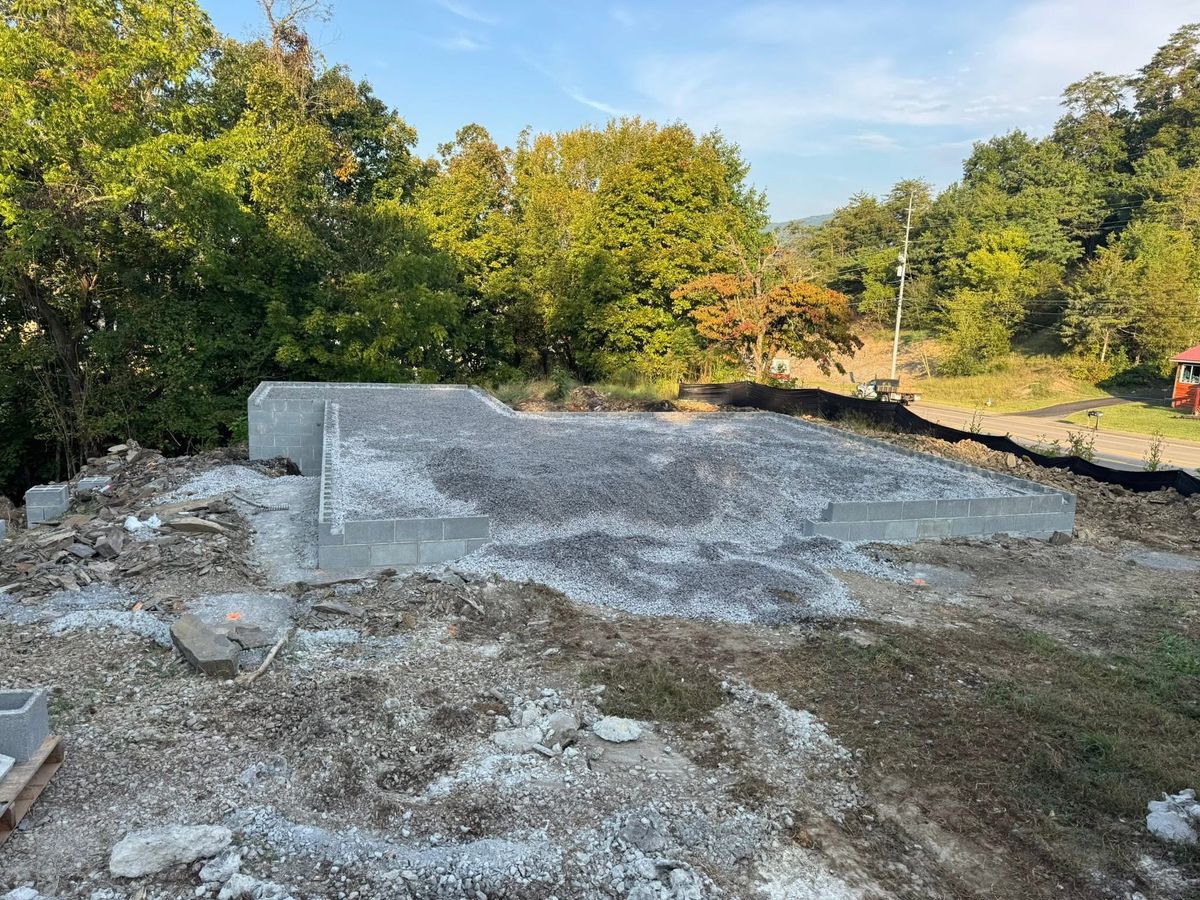 Gunite Pool Construction for Grasshopper Excavating & Pools in Pigeon Forge, TN