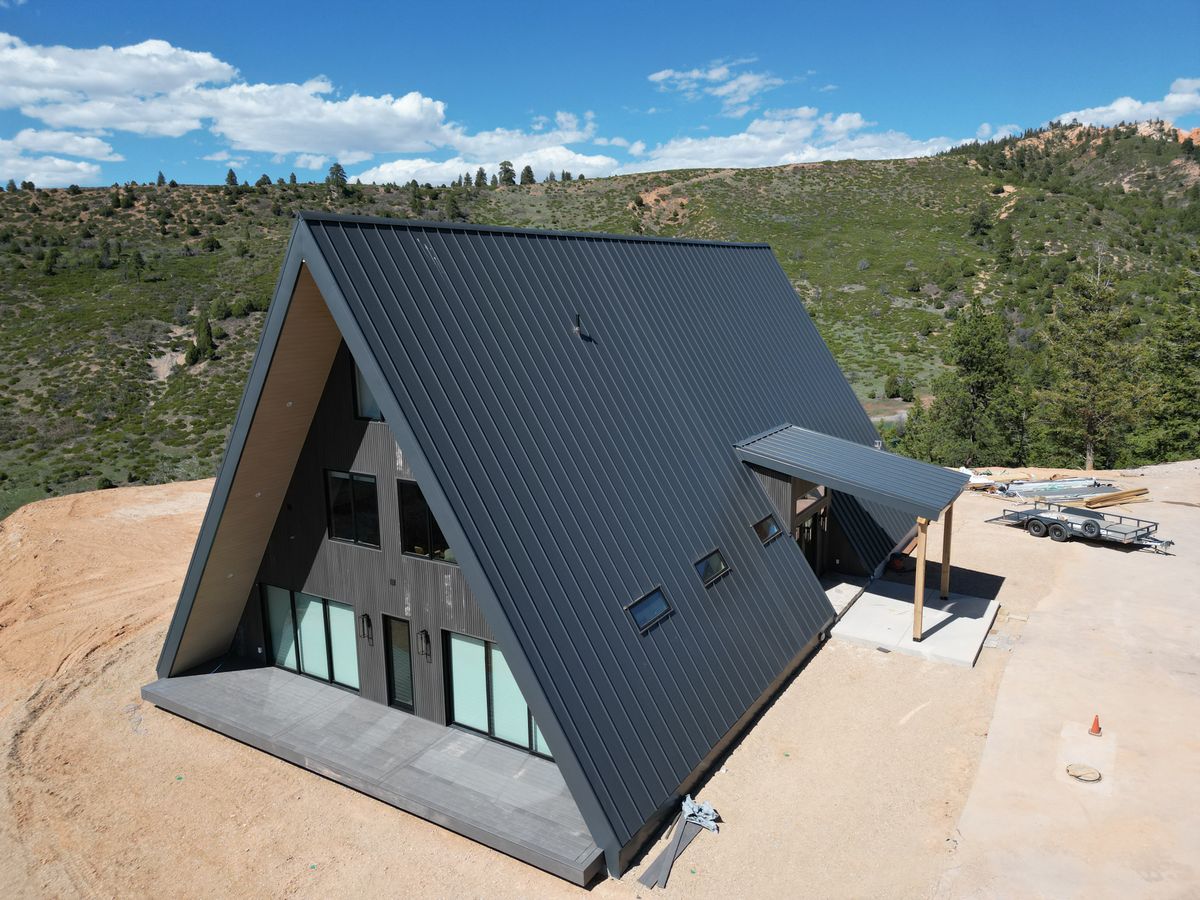 Metal Roofing for XD Roofing in Washington, UT