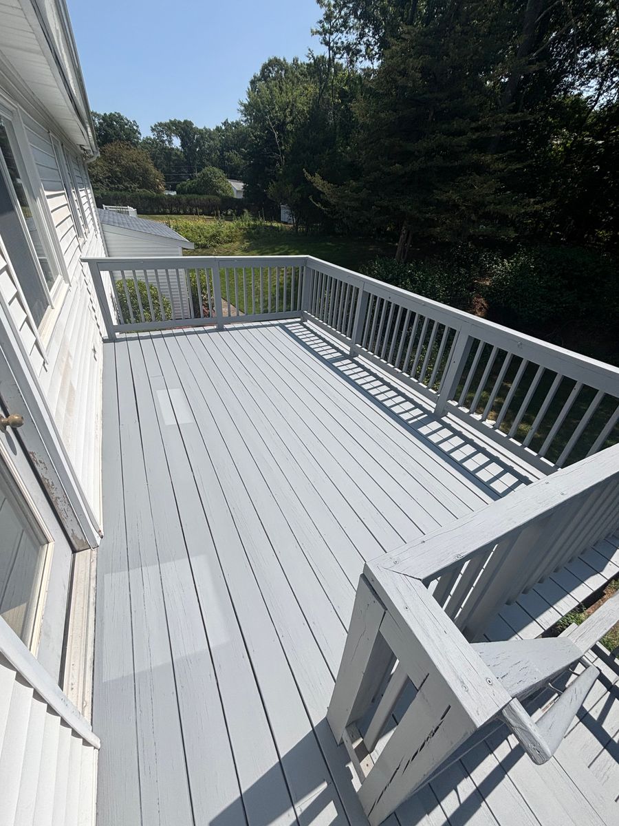 Deck Staining and Refinishing for Unlimited Softwash in Bellingham, MA