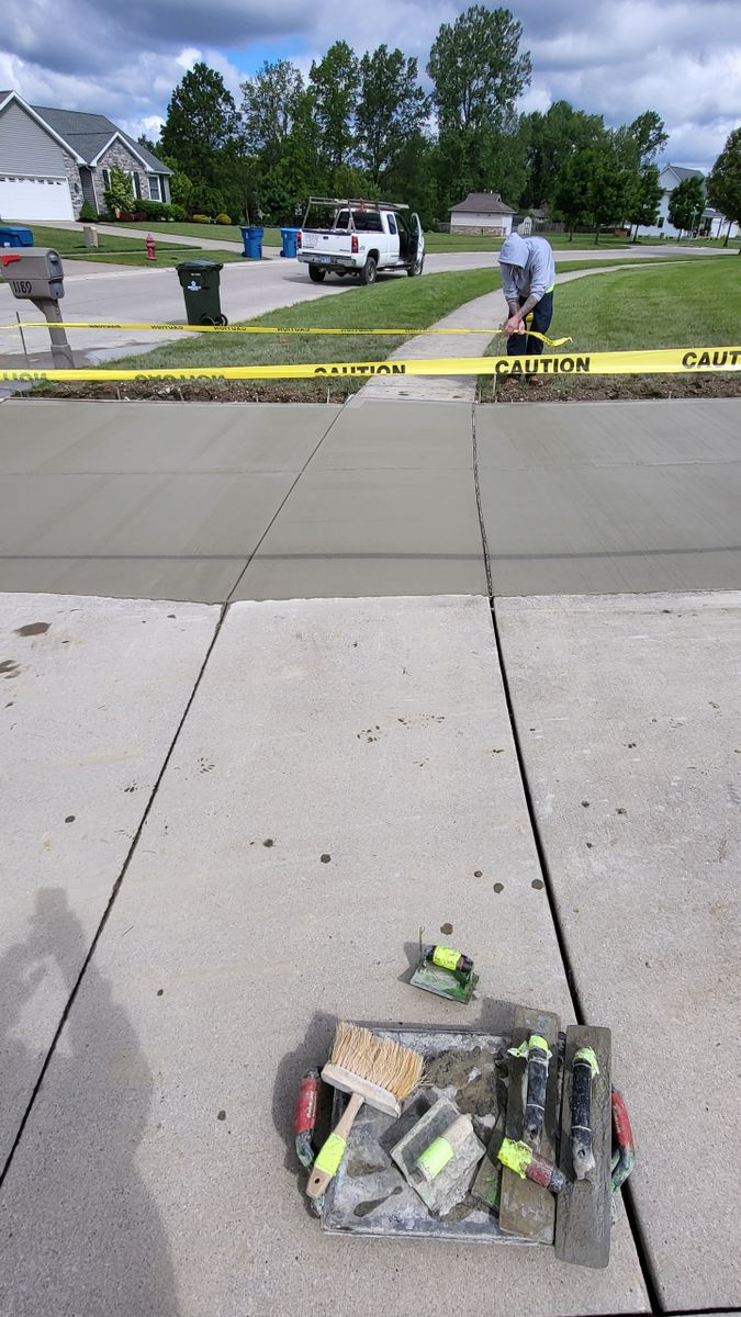 Sidewalk Installation for Concrete Pros, LLC in Lorain, OH