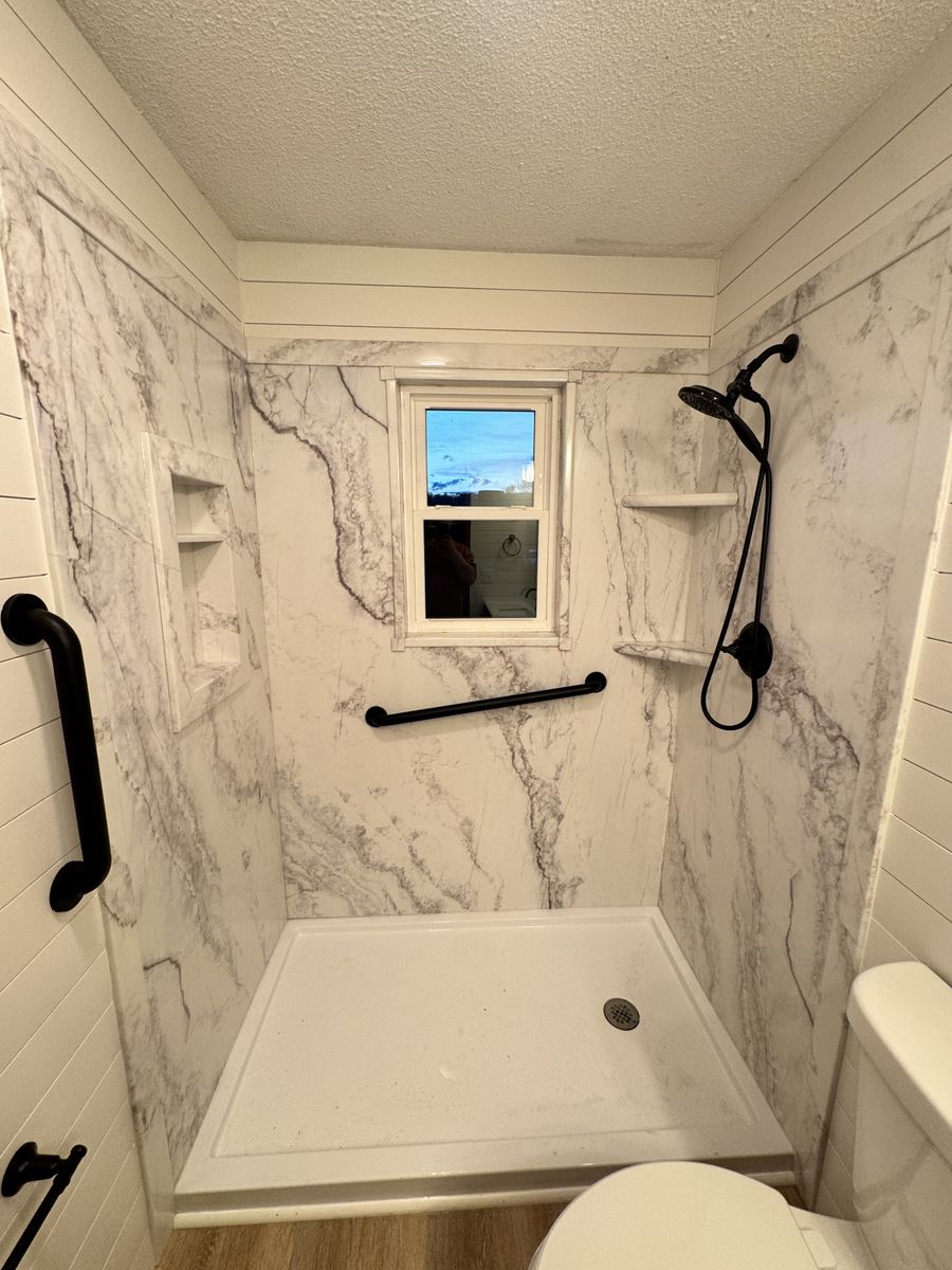 Tiling for Apex Construction in Knoxville, TN