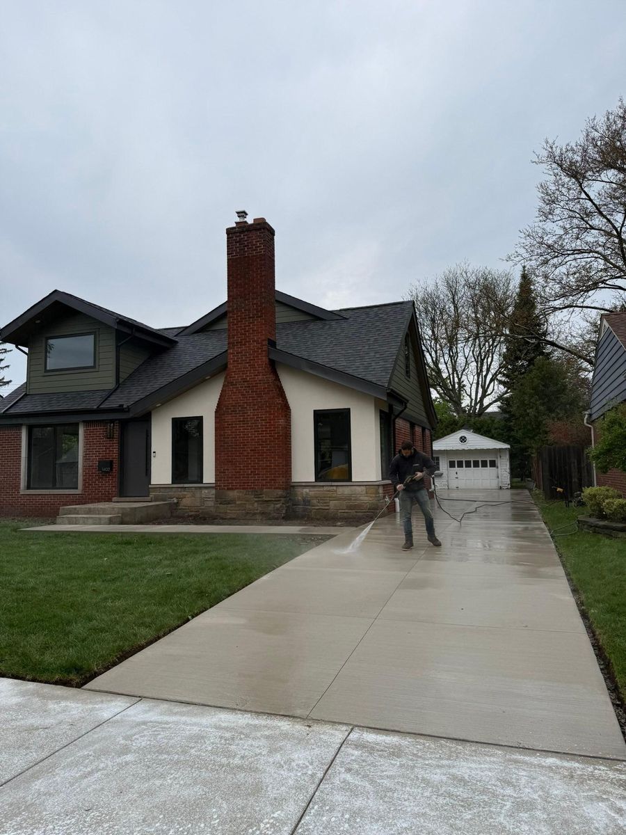 Driveways Construction  for D.R. Concrete  in Lincoln Park, MI