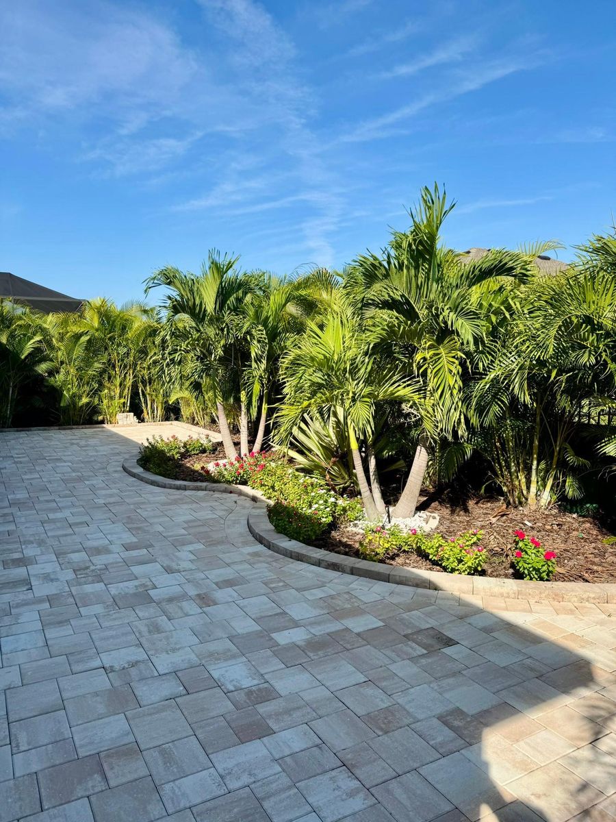 Landscaping for Shoreside Property Services in Apollo Beach, FL