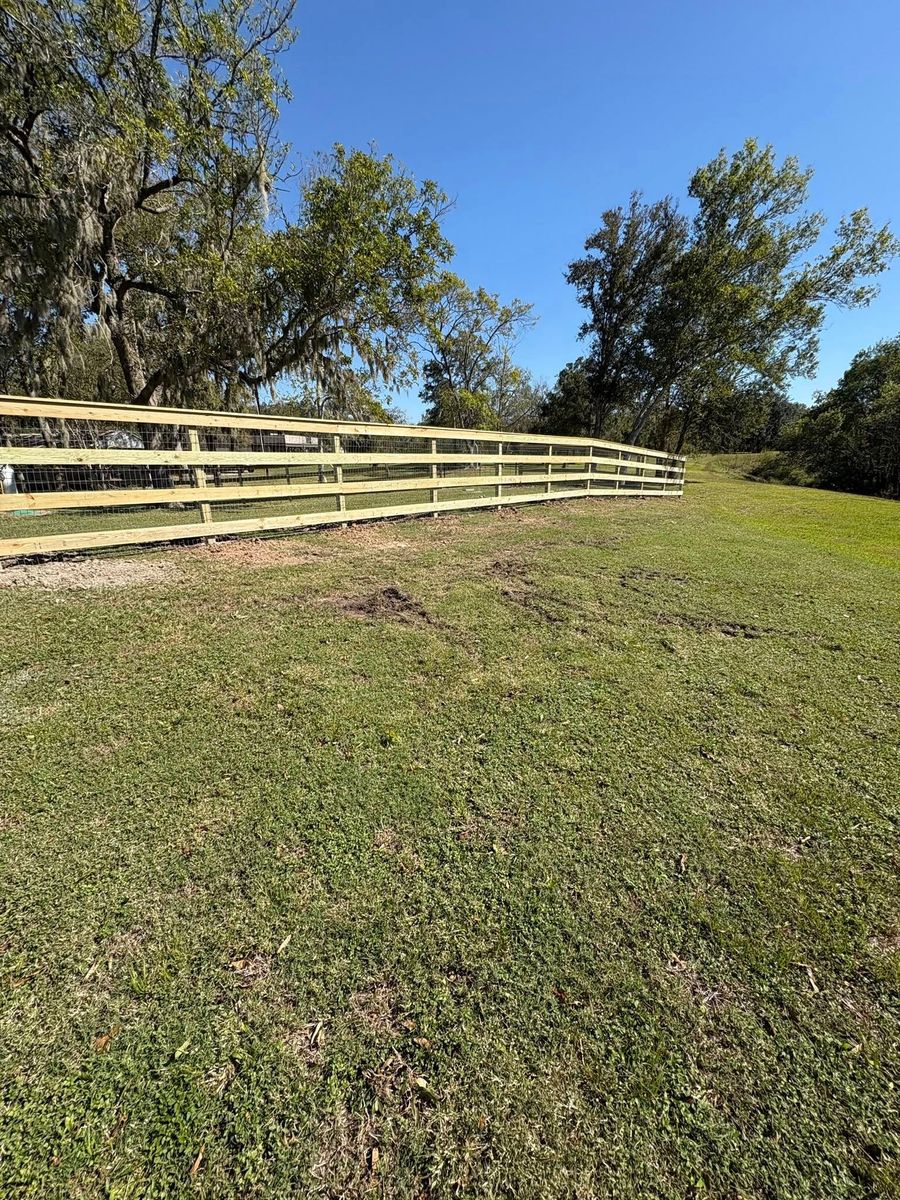 Fence Installation for Longhorn Fence & Land Development in Webster, TX
