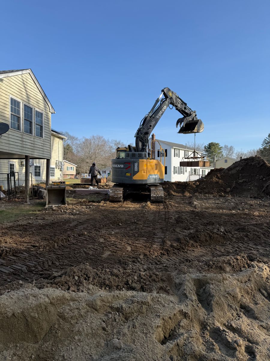 Excavator service for DArcy  Cleveland & Sons Excavation LLC in Pawcatuck, CT
