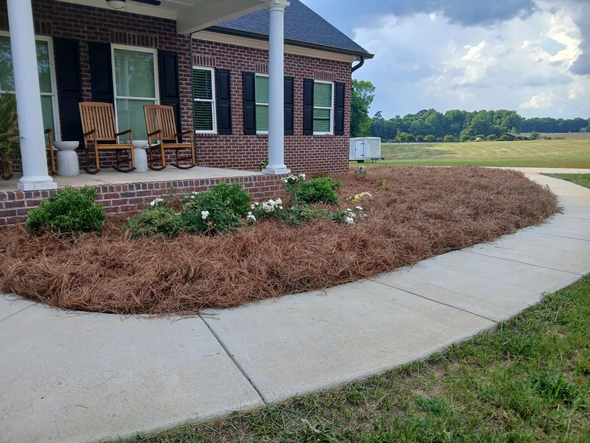Mulch Installation for Fresh Cut Yard & Lawn Care LLC in Forsyth, GA