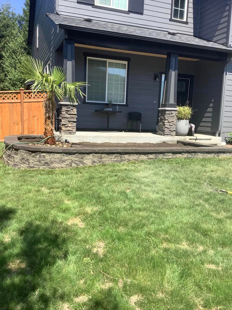 Retaining Wall Construction for Juan Esteban Landscape service LLC  in Bonney Lake, WA