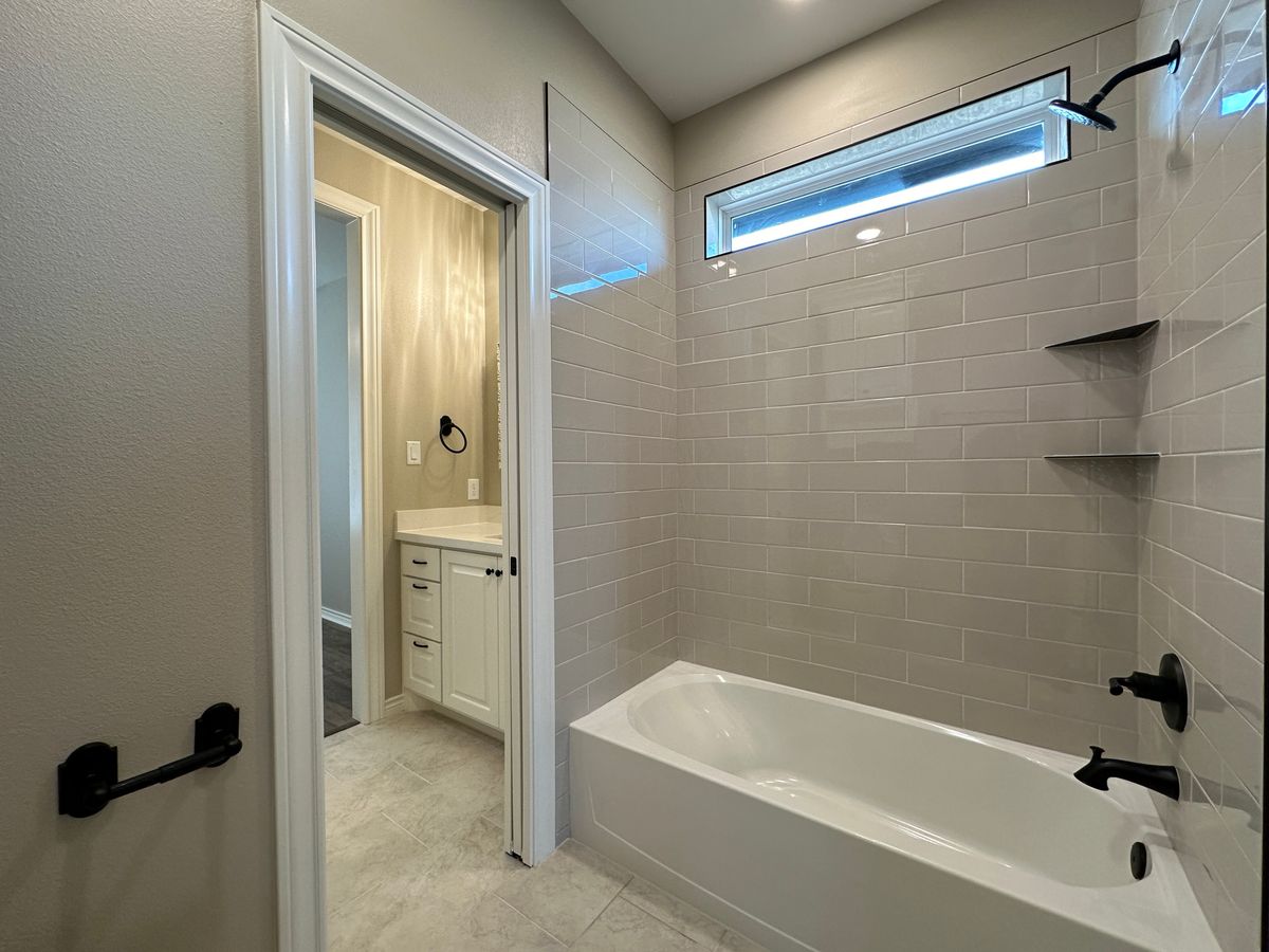 Bathroom Renovation for Easterling Homes in College Station, TX