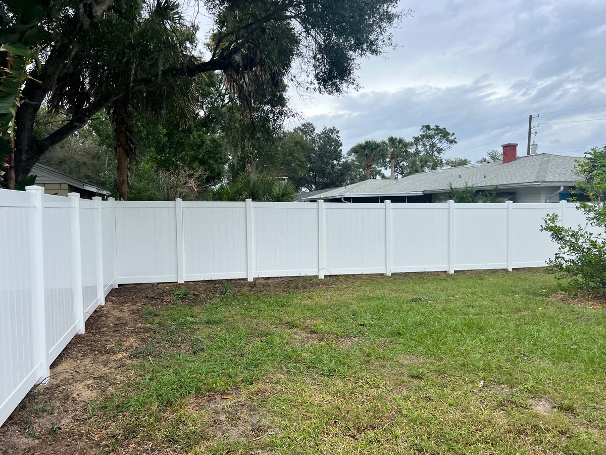Vinyl Fencing for Browne’s Yard Creations in Fruitland Park, FL