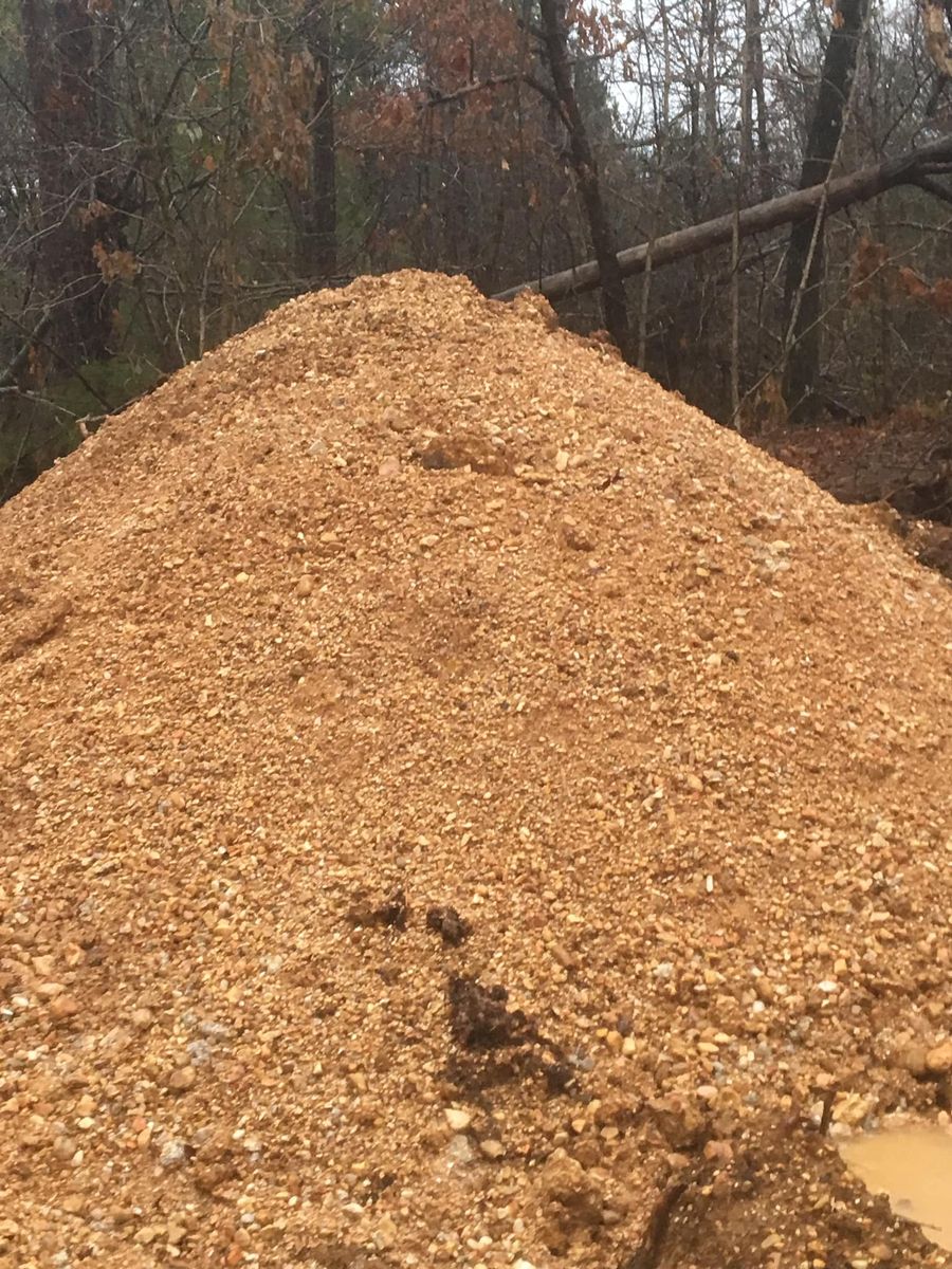 Hauling for H&H Dirt Work in Luka, MS