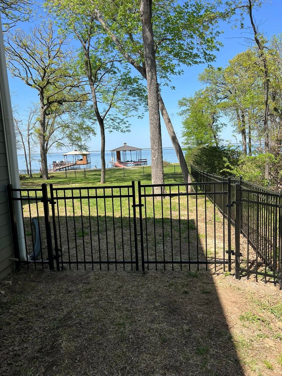 Fencing for Cowboy Construction in Palestine, TX