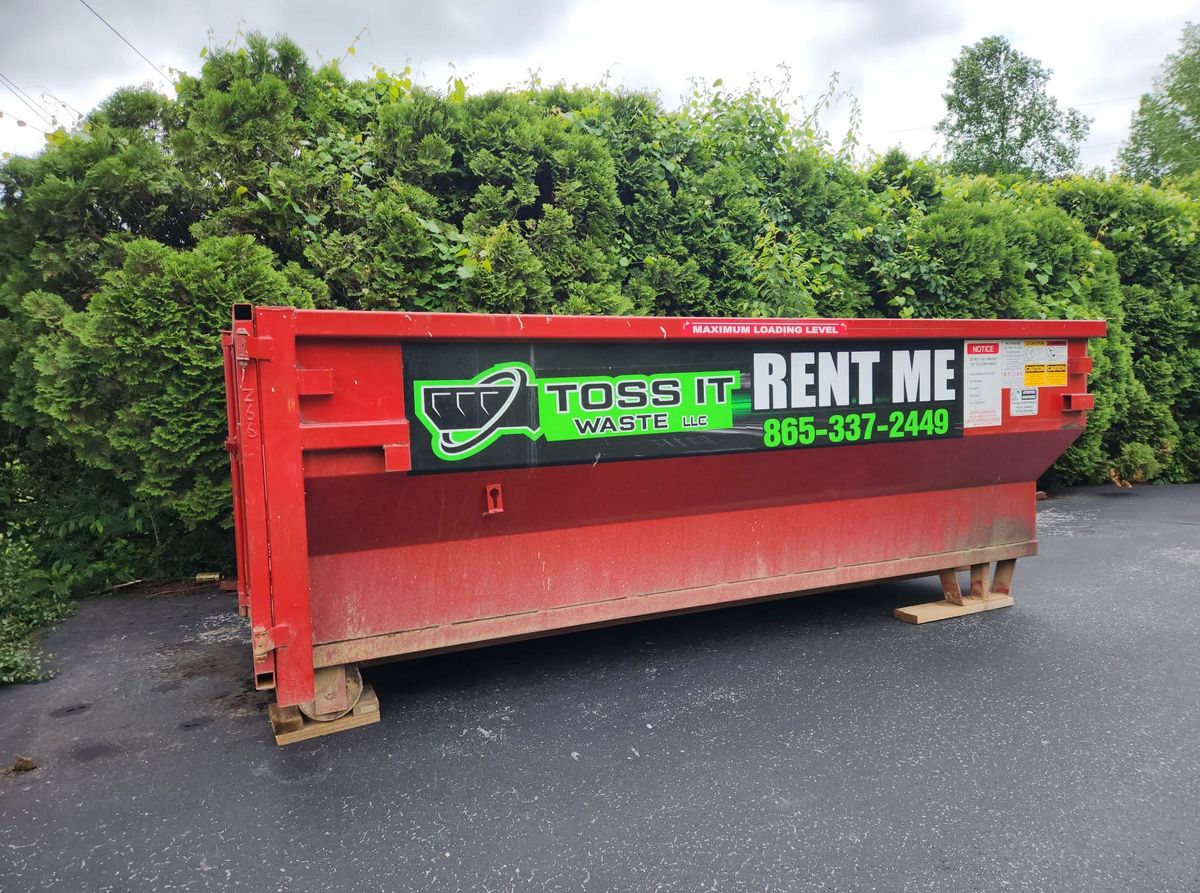11 Yard Dumpster Rental for Toss It Waste LLC in Harriman, TN