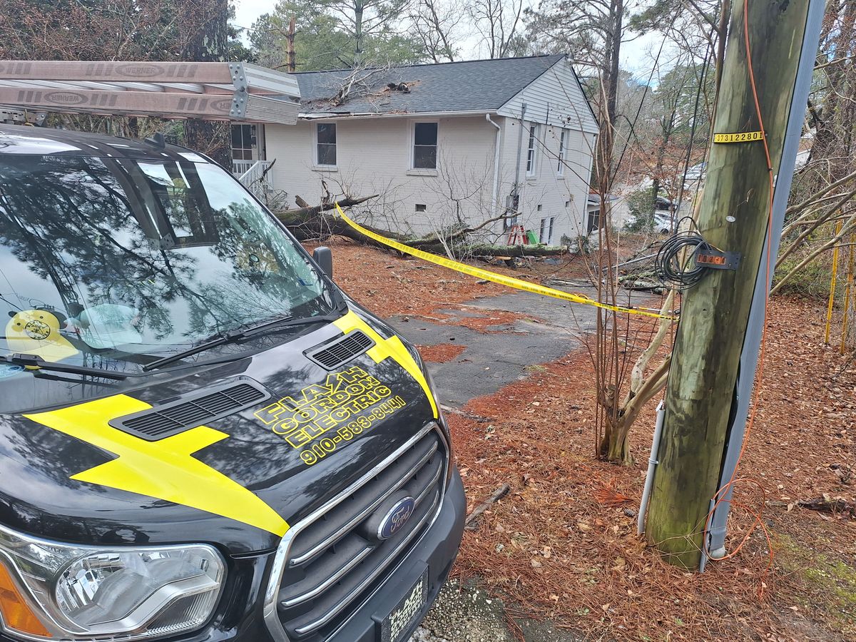 Electrical Repairs for Flash Gordon Electric LLC in Hope Mills, NC