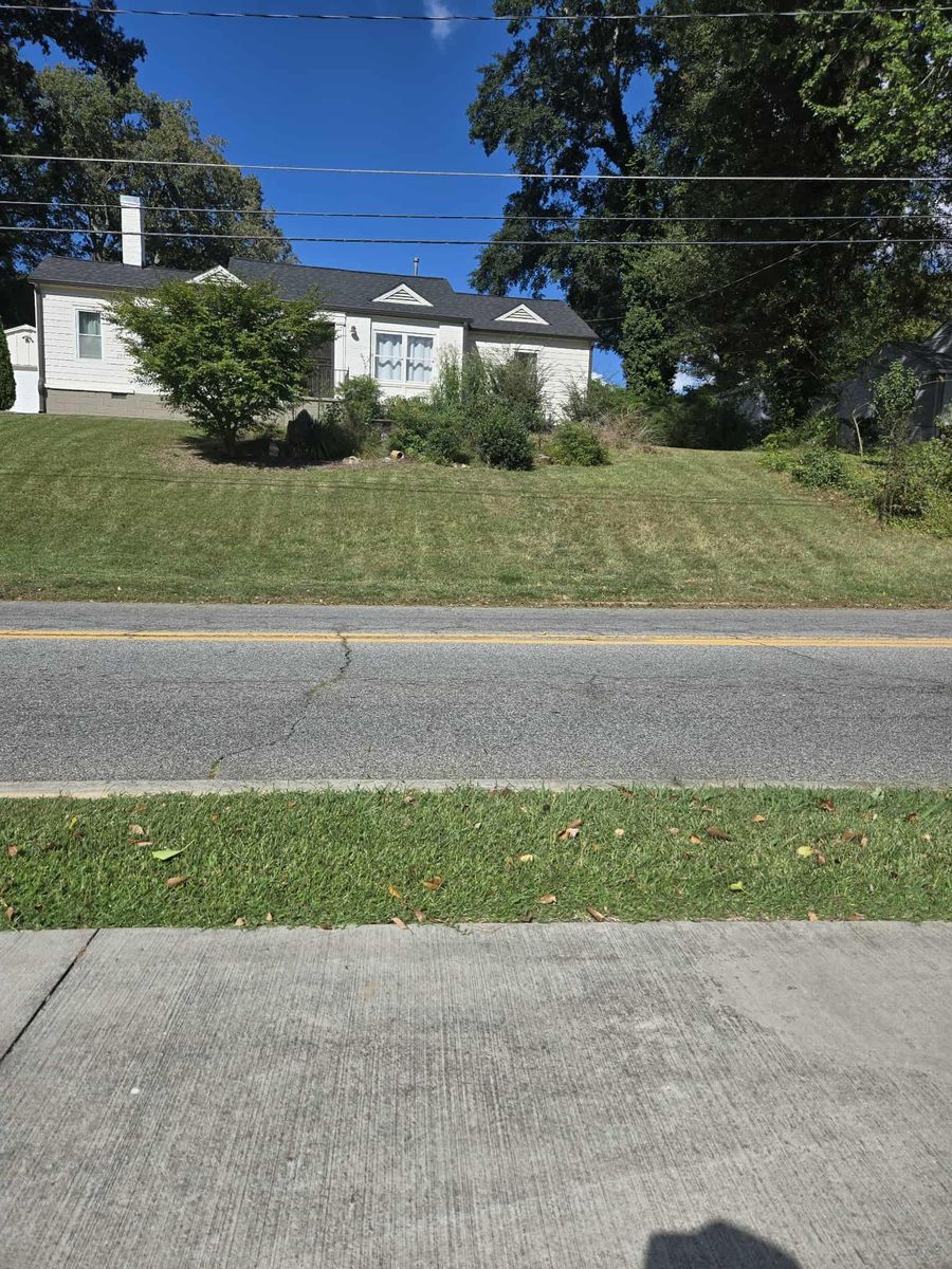 Mowing for ACE Lawn Care of Georgia LLC in Atlanta, GA