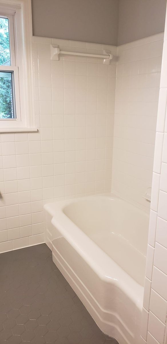 Tile Refinishing for Tub Life Resurfacing in Adairsville, GA