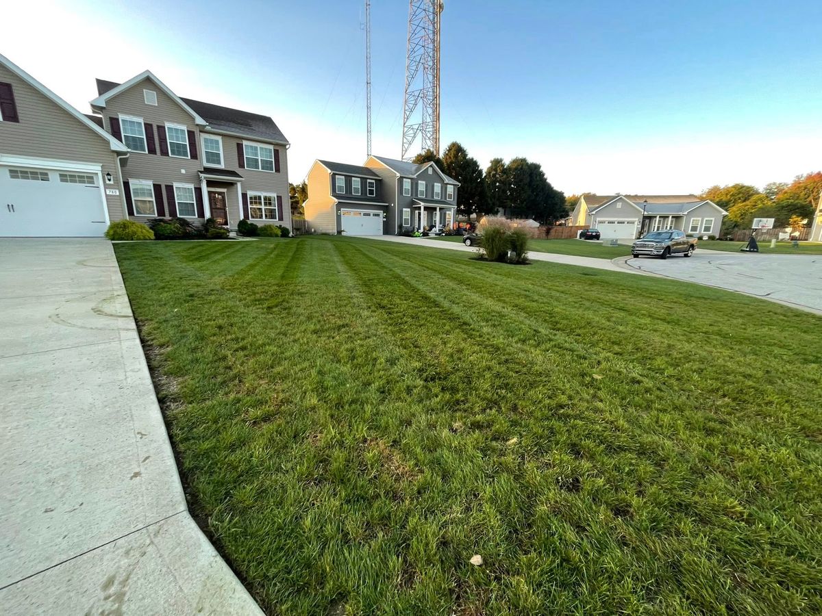 Mulching for Reynoso’s Fencing & Lawn Care in Painesville, OH
