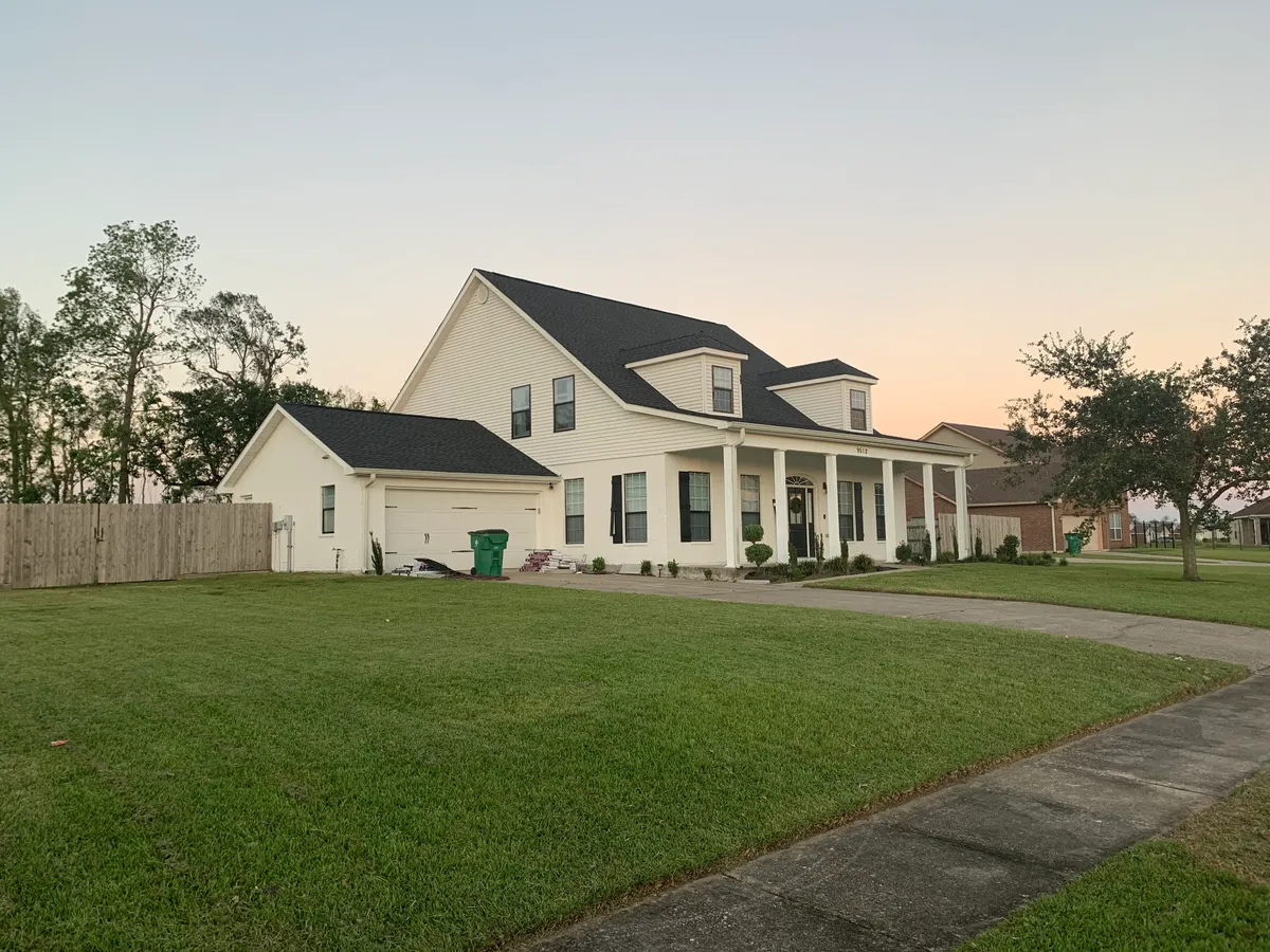 Mowing for Jay C’s Touch Landscaping & Pressure Washing Services LLC in Marrero, LA