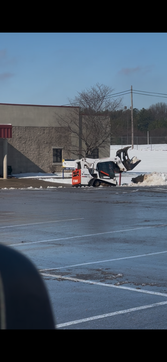 Snow Removal or De Icing for Kingdom Landscaping in Memphis, TN