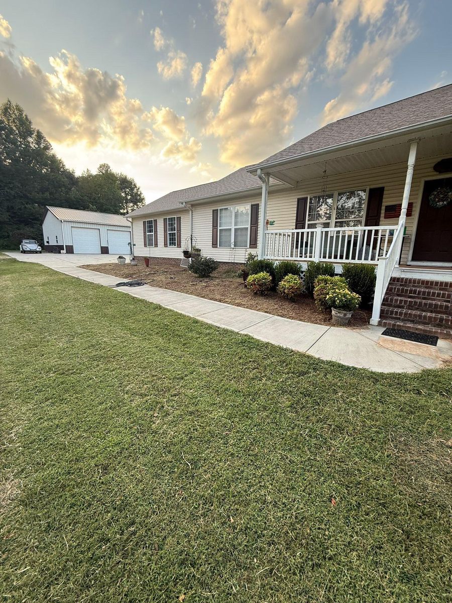 Garden Bed Edging for Healthy Roots Landscaping in Apex, NC