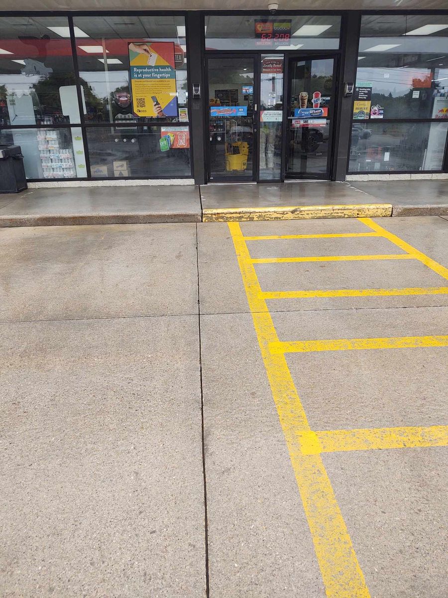 Concrete Cleaning for D & E Power Washing in Mt Pleasanr, MI