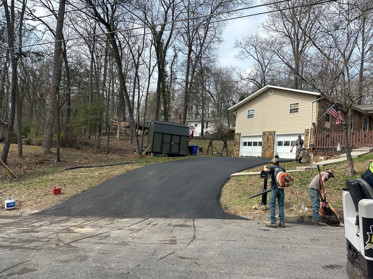 Asphalt Patching for Metzler Paving and Sealcoating LLC in Jacksboro, TN