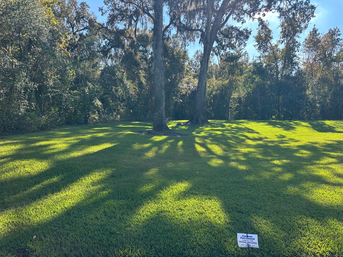 Lawn Spraying for Garrison Pest Control Inc in North Weeki Wachee, FL