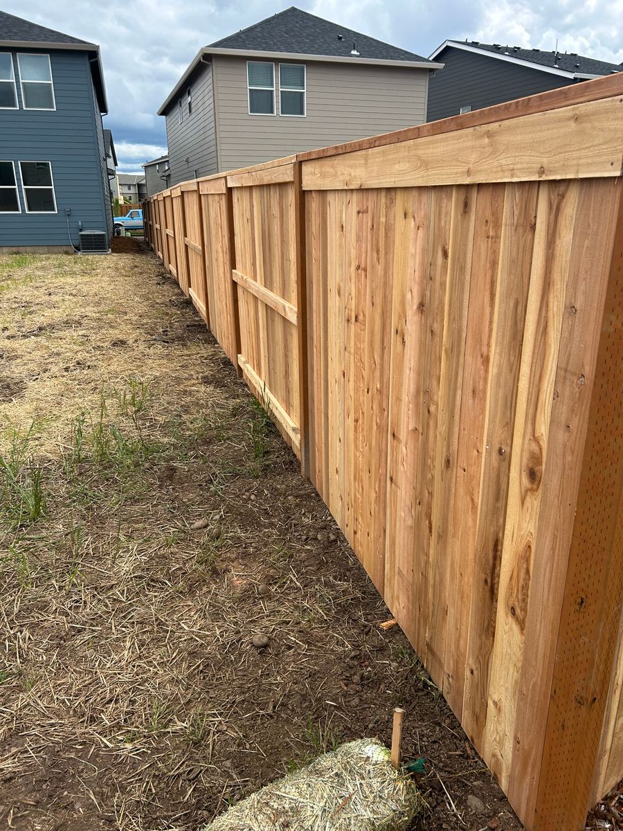 Custom Fence Design for Ranch Handy Fencing & Cattle LLC in Harrisburg, OR